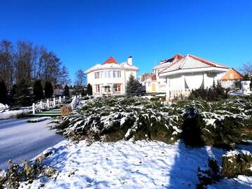 Фото номера Вилла с 4 спальнями Загородные дома Villa Rose г. Teterivka 2